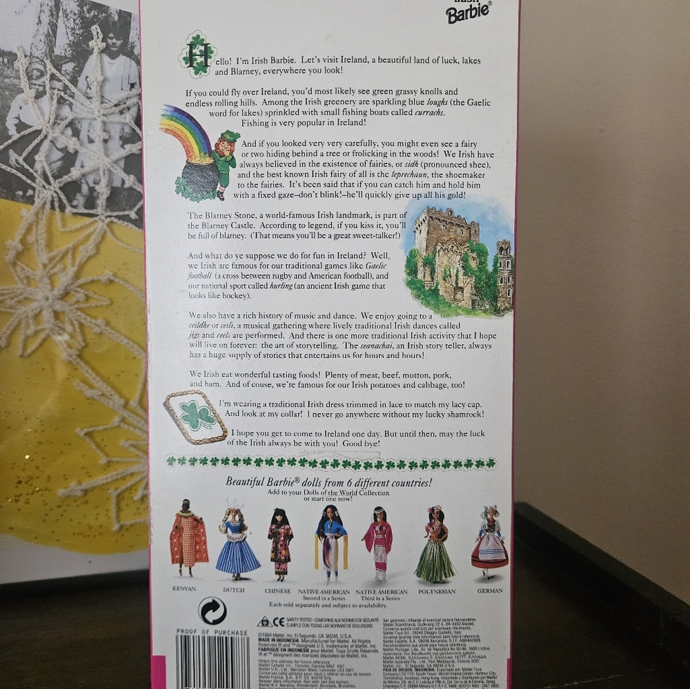 🍀 Vintage 1994 New in box Irish Barbie 🍀 - Picture 4 of 9